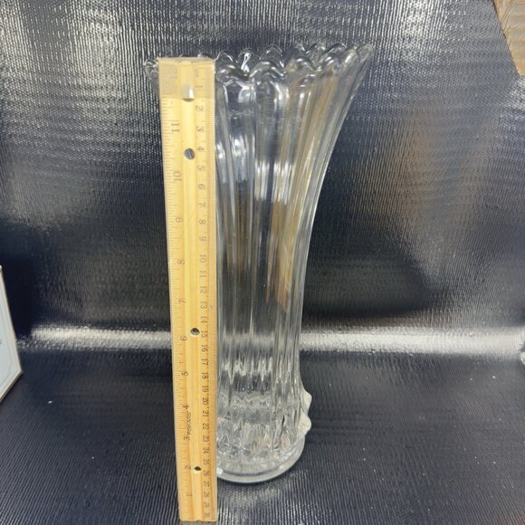Vintage Clear Swung Stretch Glass Vase Vessel Tall Manganese 365nm Green UV Glow - Picture 6 of 16